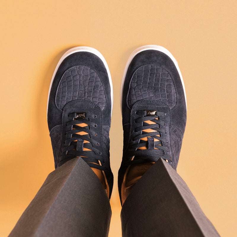 The Rapido Low-top Sneaker in Navy