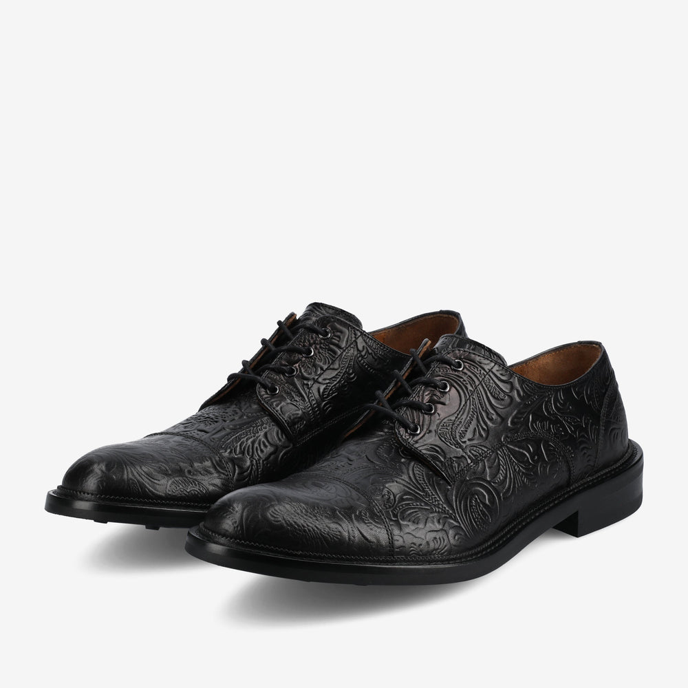 The Rome Shoe in Noir Viejo